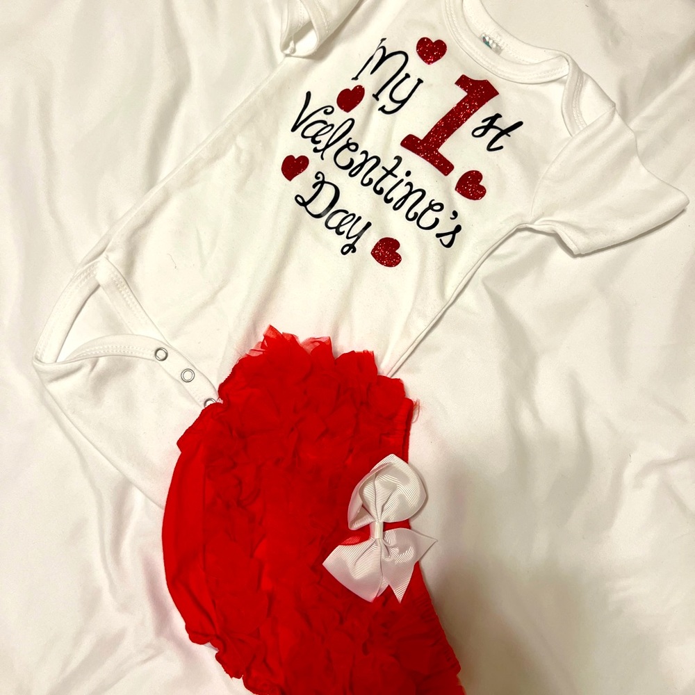 🦋 4/$15 Valentines Day outfit